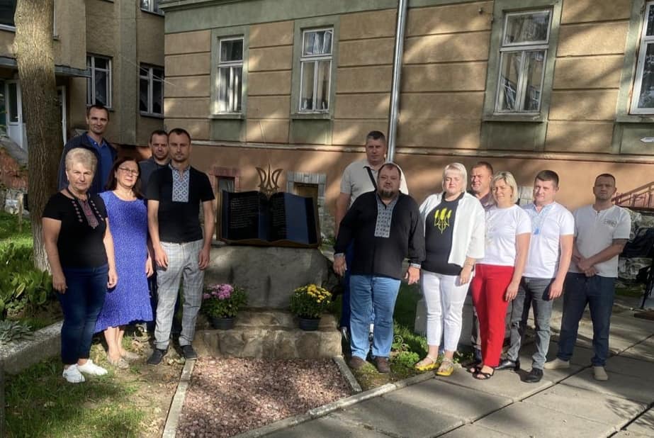 29 серпня в День пам’яті захисників України, які загинули в боротьбі за незалежність, суверенітет і територіальну цілісність України, на традиційній “хвилині мовчання” колектив училища вшанував військовослужбовців і учасників добровольчих формувань, які загинули, відстоюючи незалежність України.